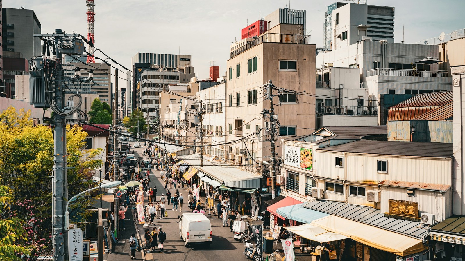 町おこし アニメ