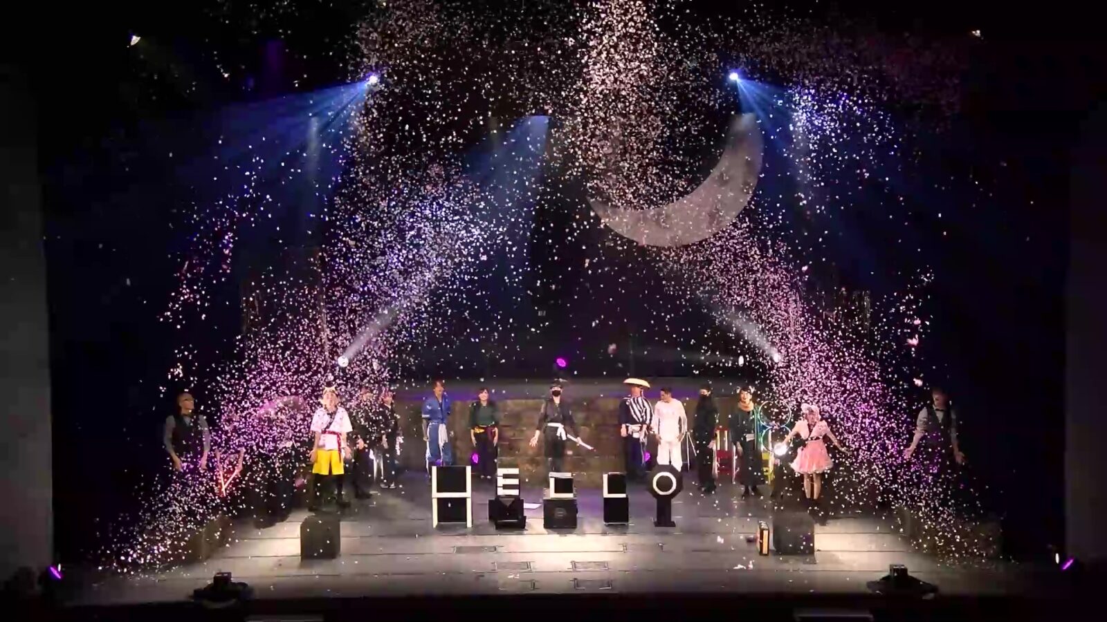 周年イベントでパフォーマンス